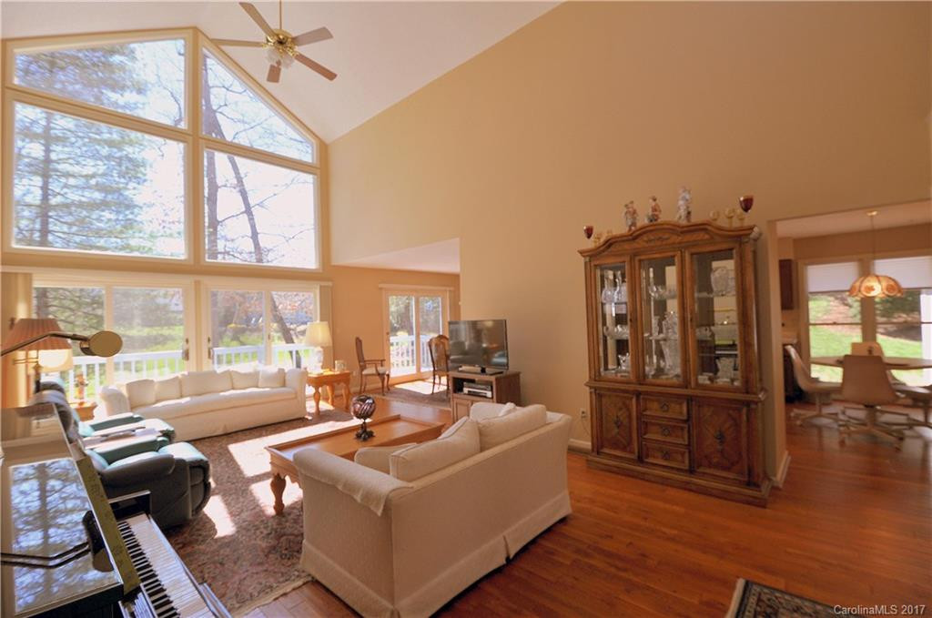 106 Broadmoor Drive - Photo 9