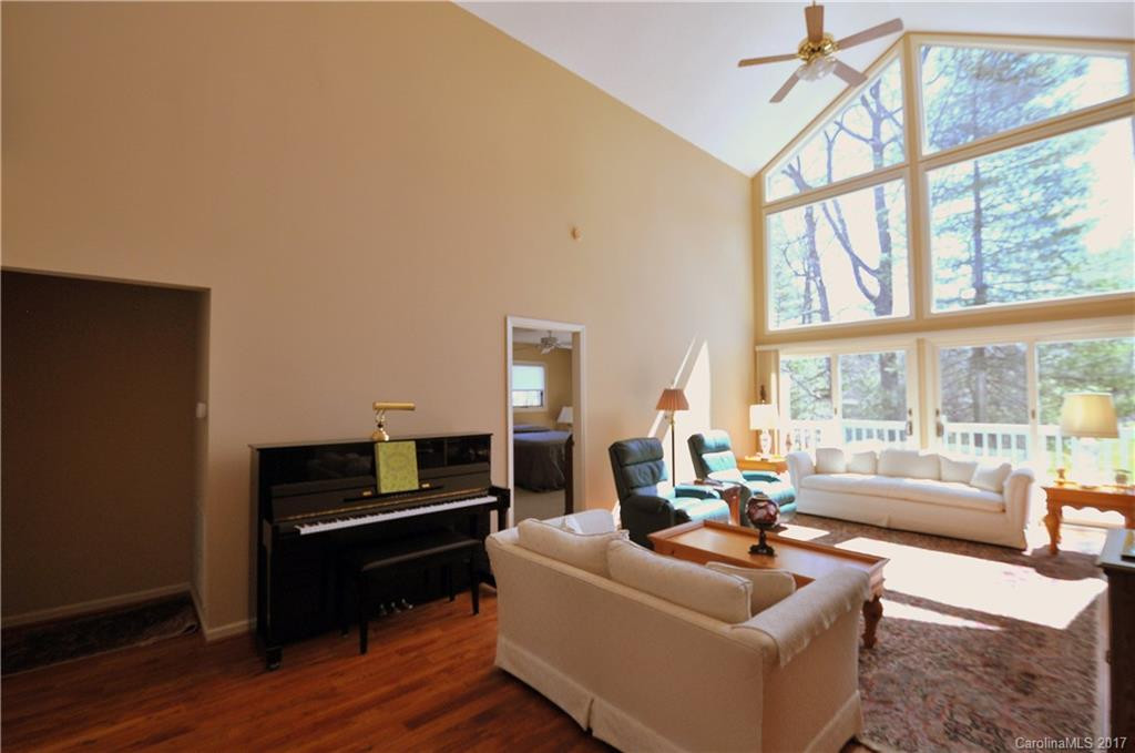 106 Broadmoor Drive - Photo 10