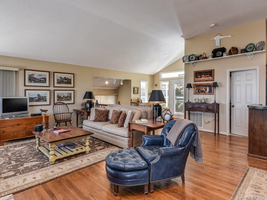 8314 Pinnacle Mountain Road - Photo 8