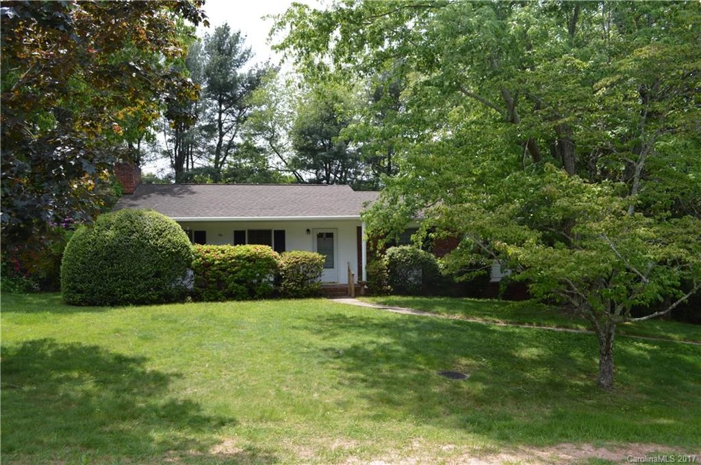 5 Holly Hill Court