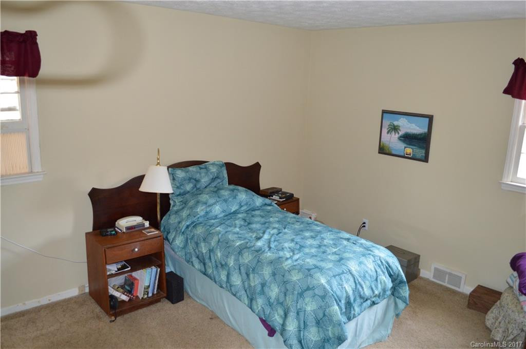 5 Holly Hill Court - Photo 8