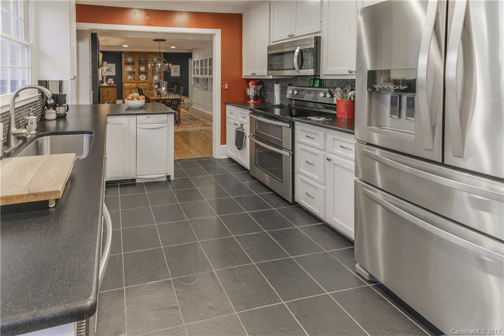 112 Glengary Drive - Photo 10