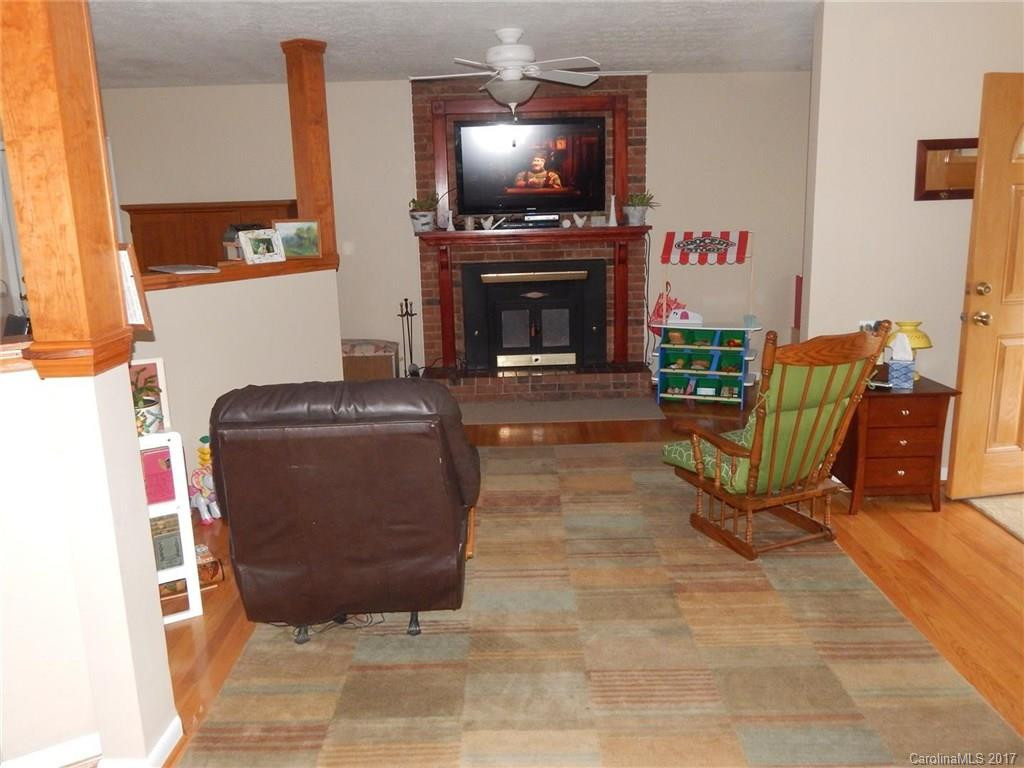 21 Summit Drive - Photo 2