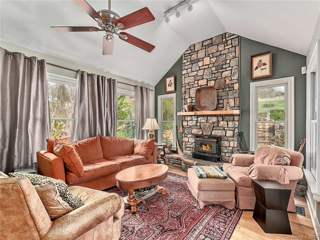 32 Griffing Boulevard - Photo 4