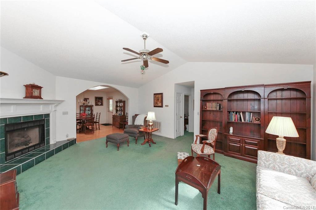 15 Delacy Drive - Photo 4