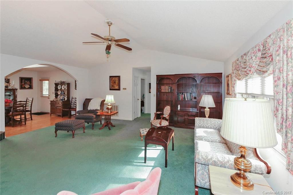 15 Delacy Drive - Photo 5