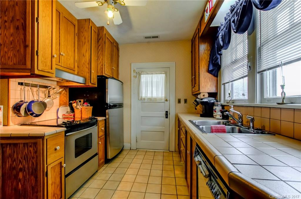 605 Fairview Road - Photo 7