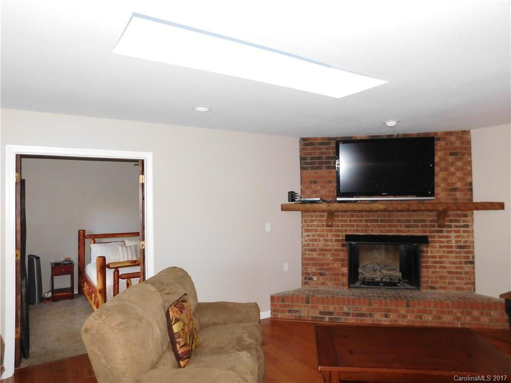 190 Timberlane Drive - Photo 3