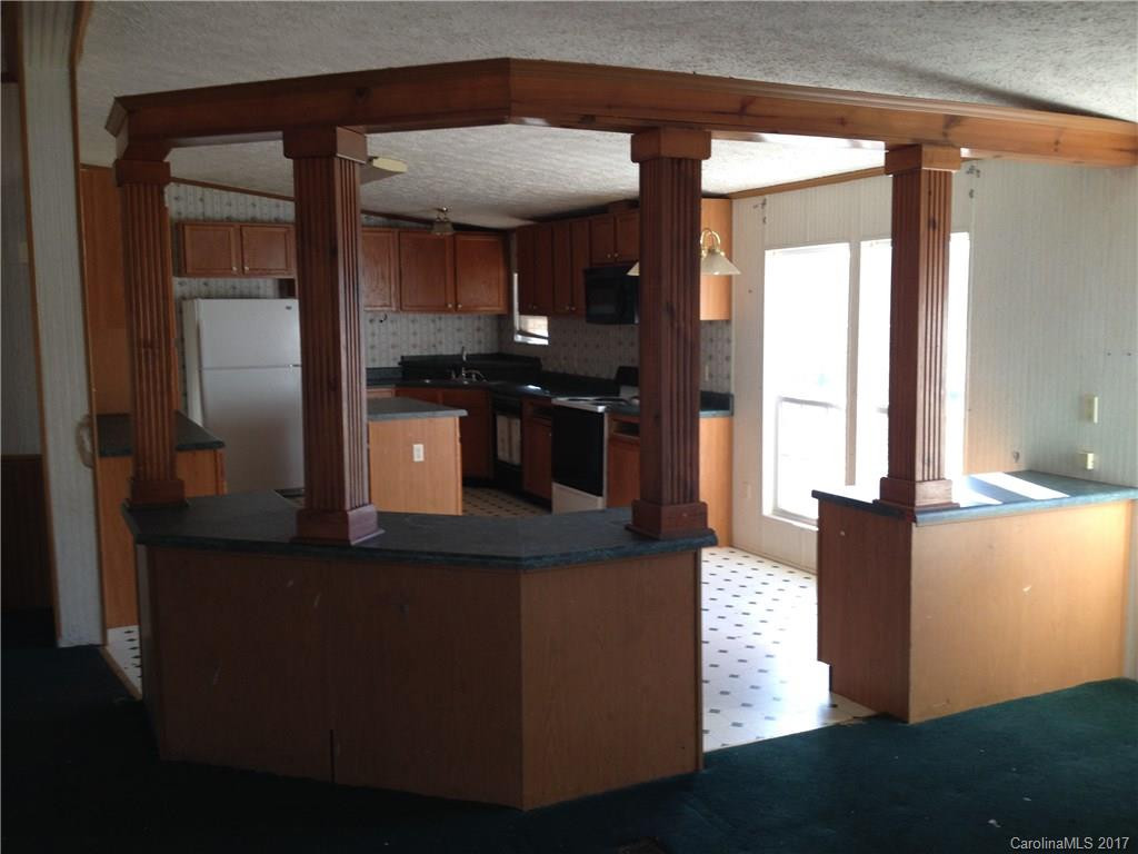 182 Hawthorne Lane - Photo 3
