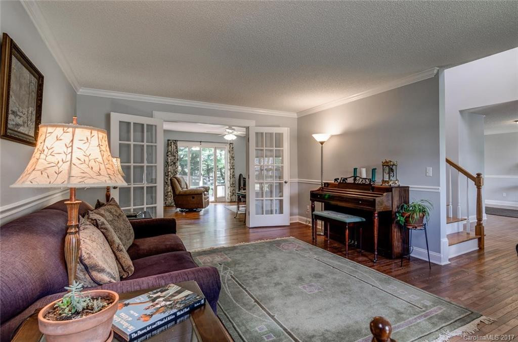 10 Southbrook Drive - Photo 8