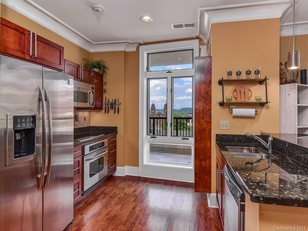 21 Battery Park Avenue #506 - Photo 7