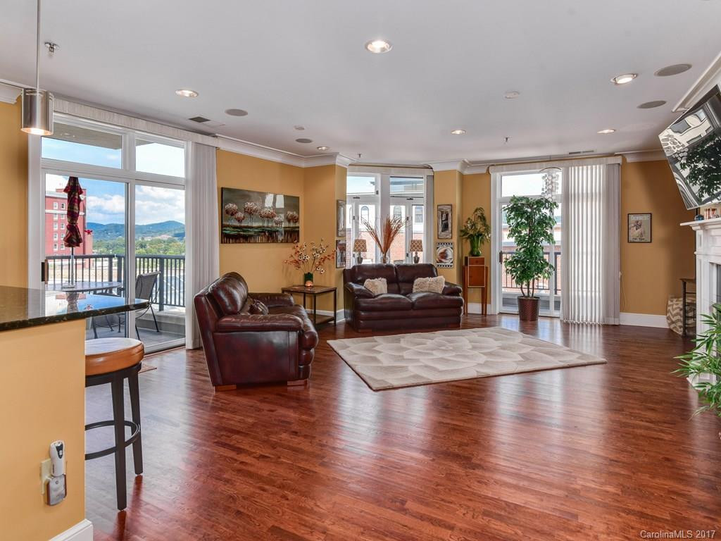 21 Battery Park Avenue #506 - Photo 8