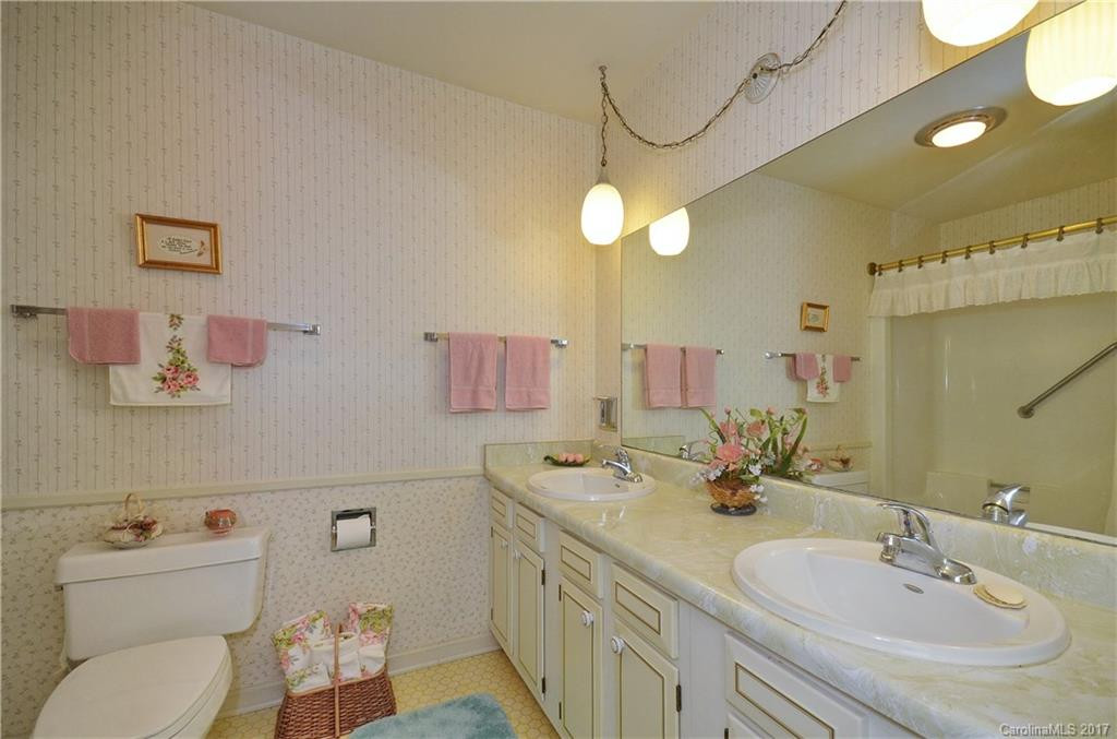 110 Whisperwood Circle #0.67 - Photo 11