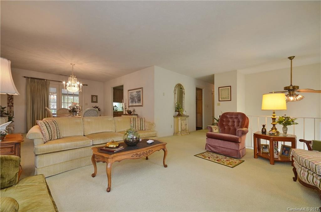 110 Whisperwood Circle #0.67 - Photo 4