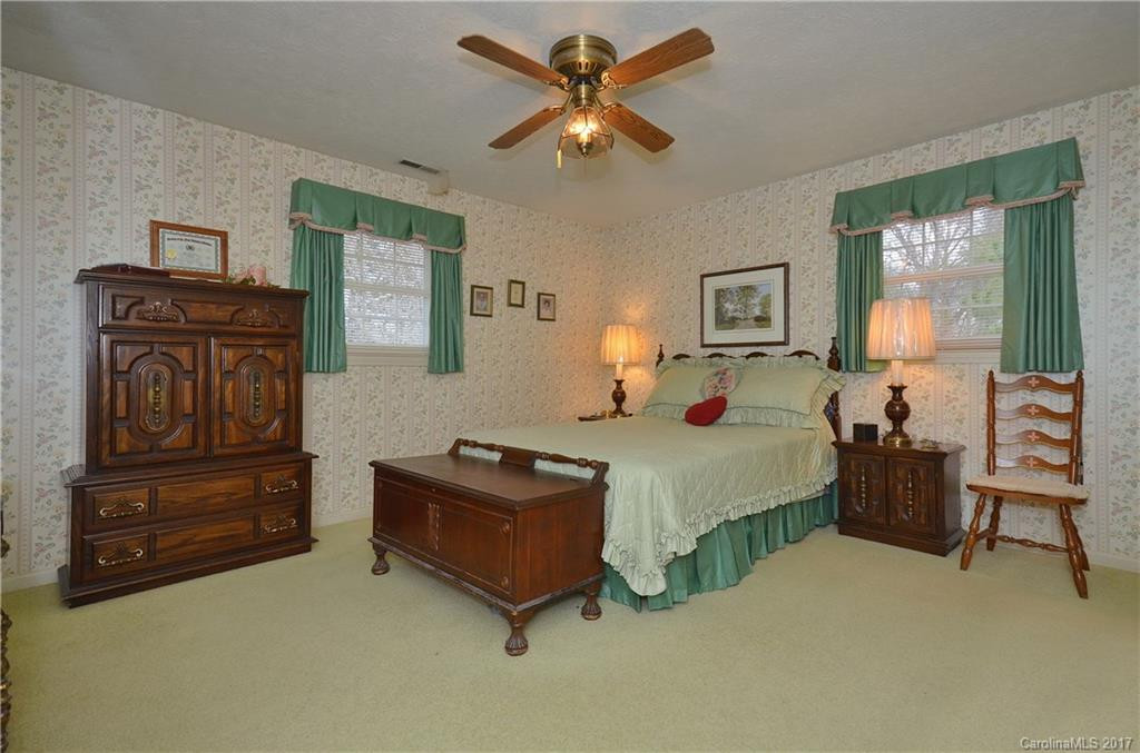 110 Whisperwood Circle #0.67 - Photo 8