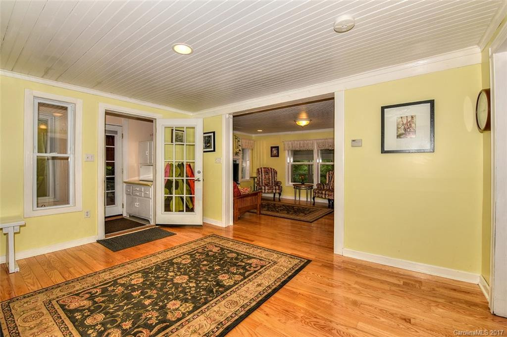 307 Tanglewood Road - Photo 3