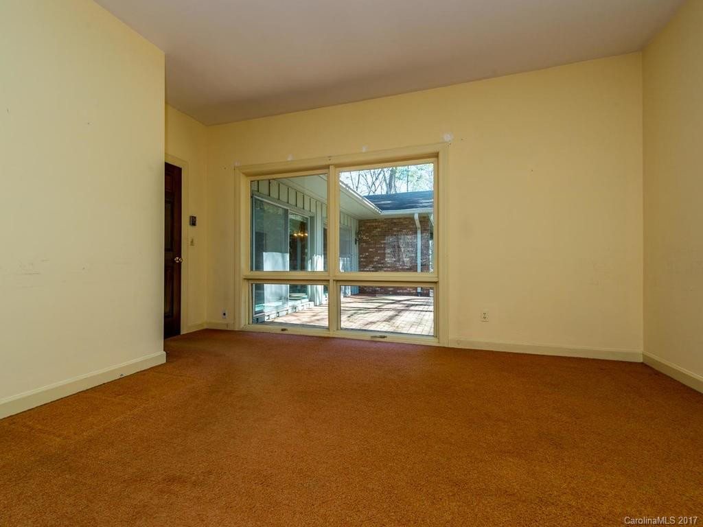 336 Fairway Drive - Photo 10