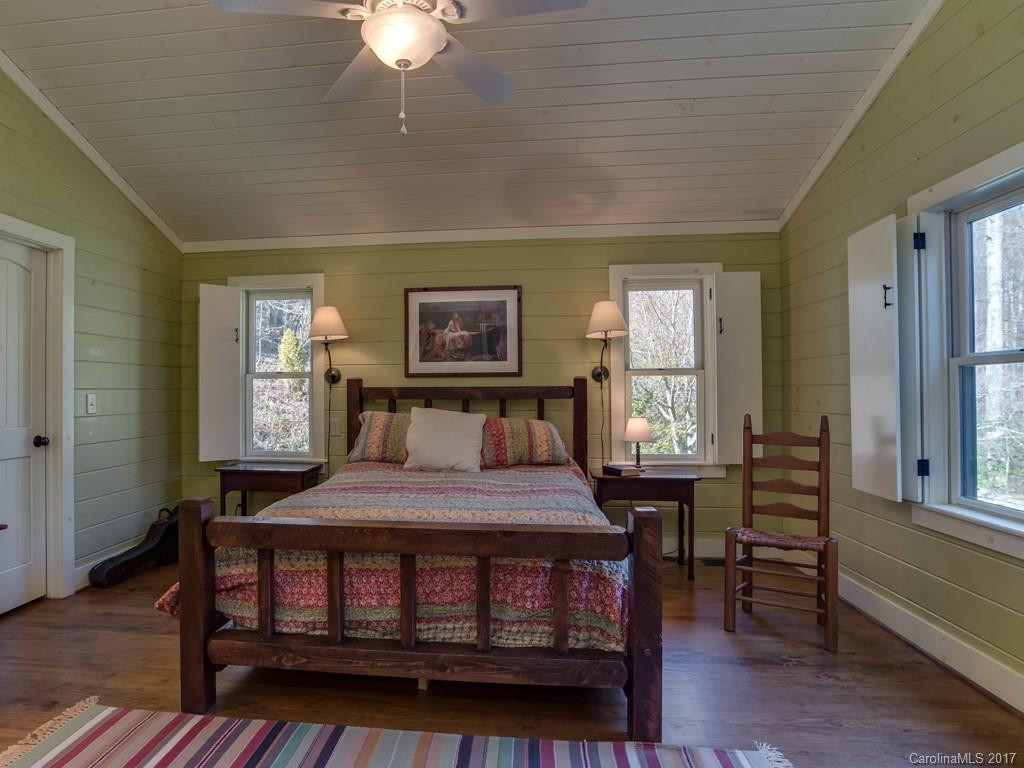 992 Mountain Page Road - Photo 13