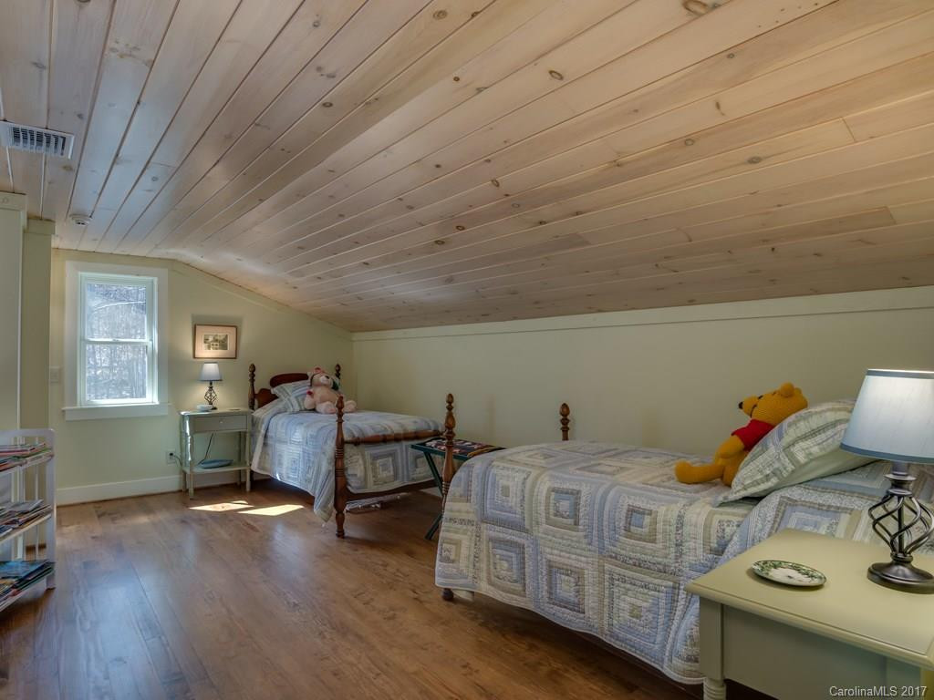 992 Mountain Page Road - Photo 15