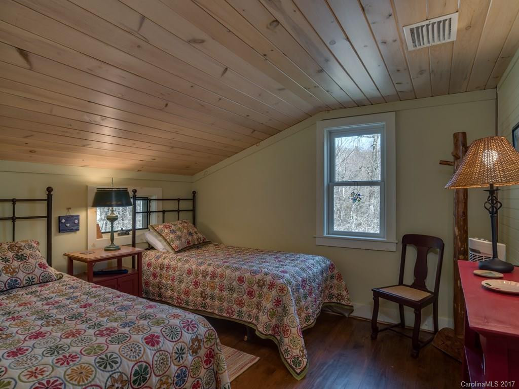 992 Mountain Page Road - Photo 16