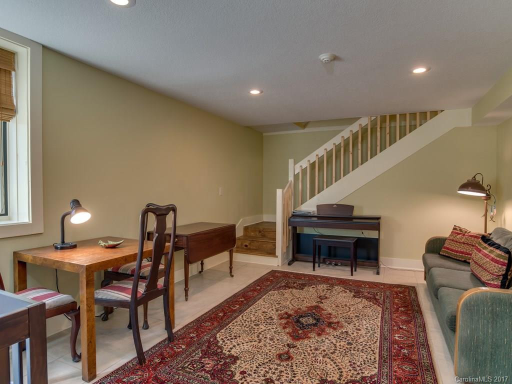 992 Mountain Page Road - Photo 18