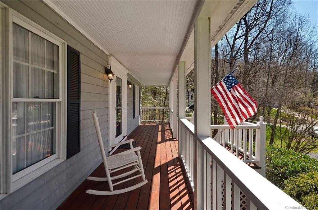 1026 Windsor Drive - Photo 2