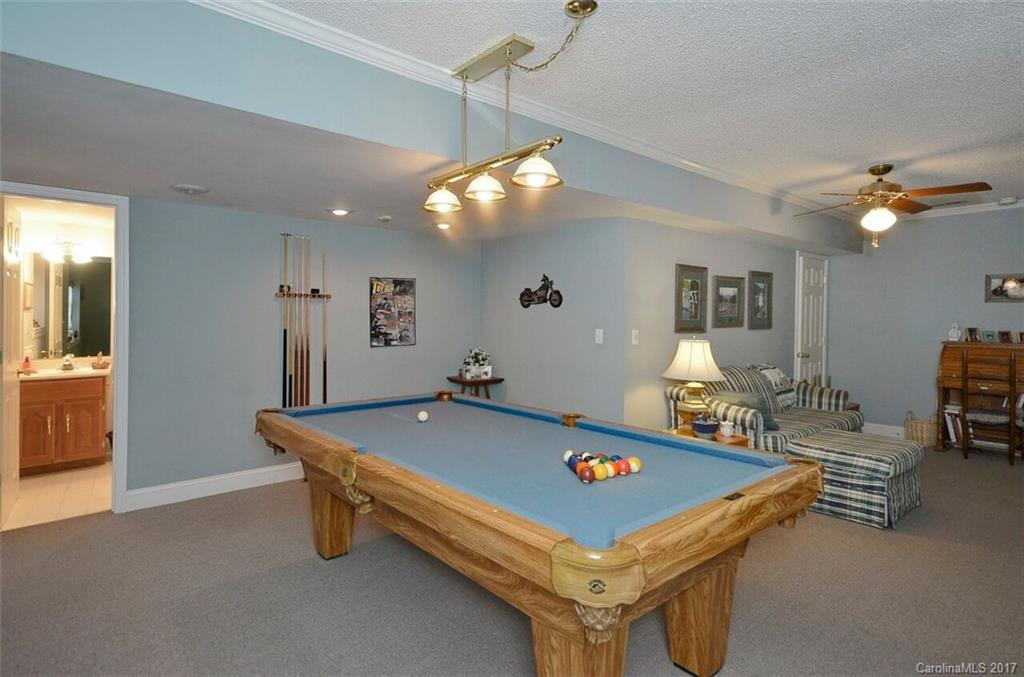1026 Windsor Drive - Photo 16