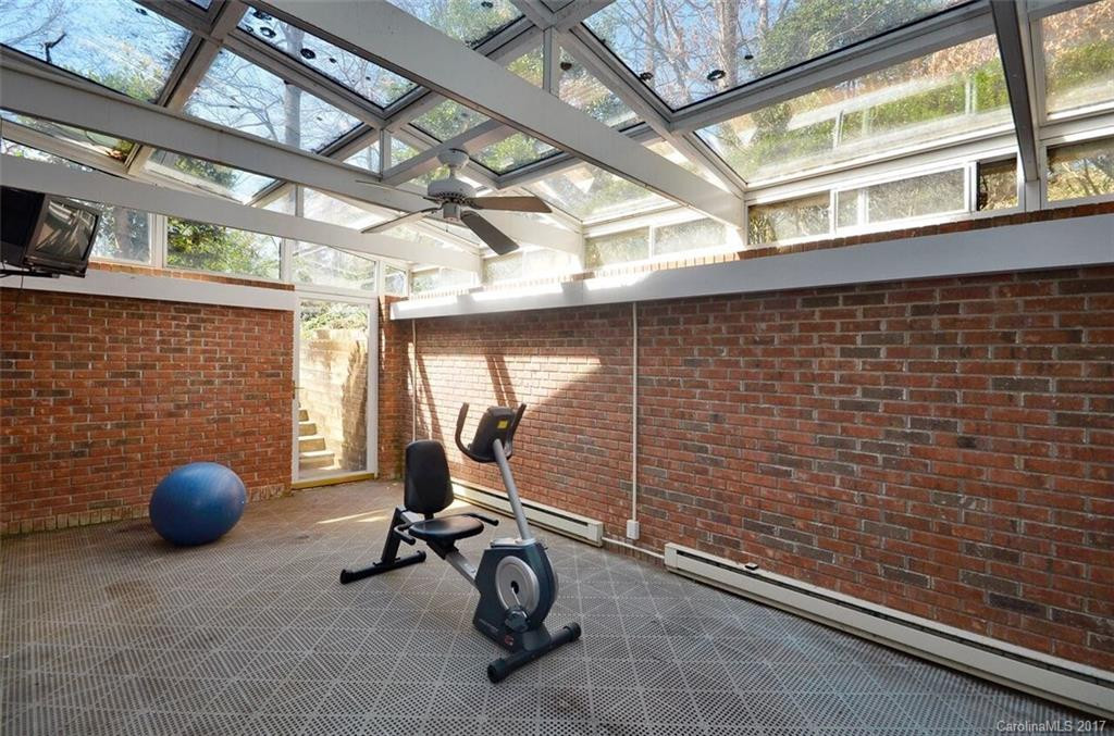 1026 Windsor Drive - Photo 17