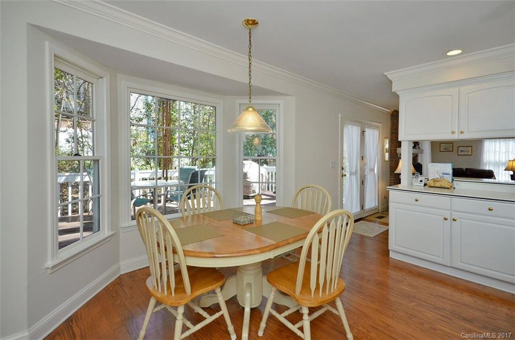 1026 Windsor Drive - Photo 5