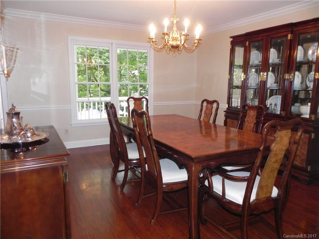 1026 Windsor Drive - Photo 8