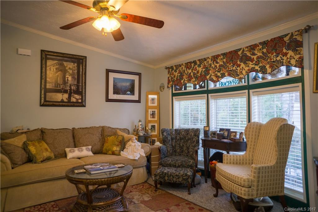 27 New Carlyle Way #8 - Photo 4
