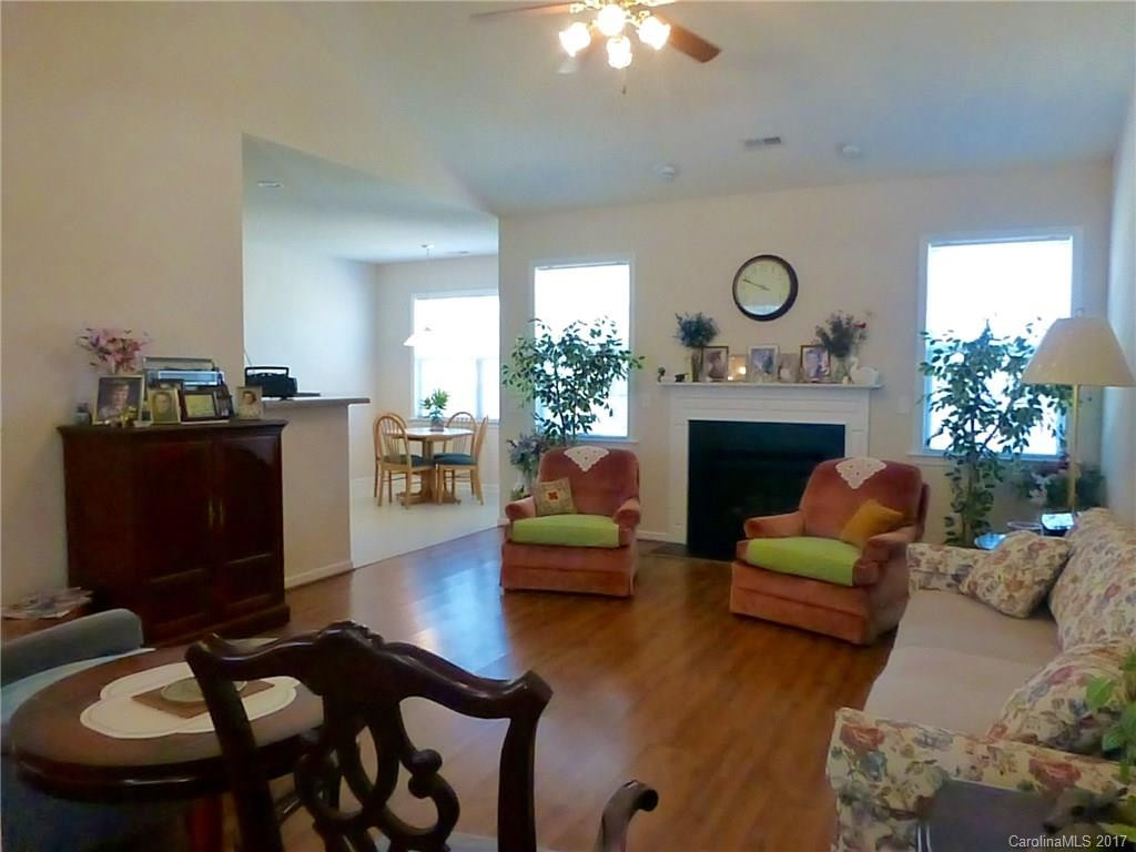 17 Hollow Crest Way - Photo 2