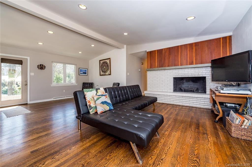 10 Woodcrest Road - Photo 2