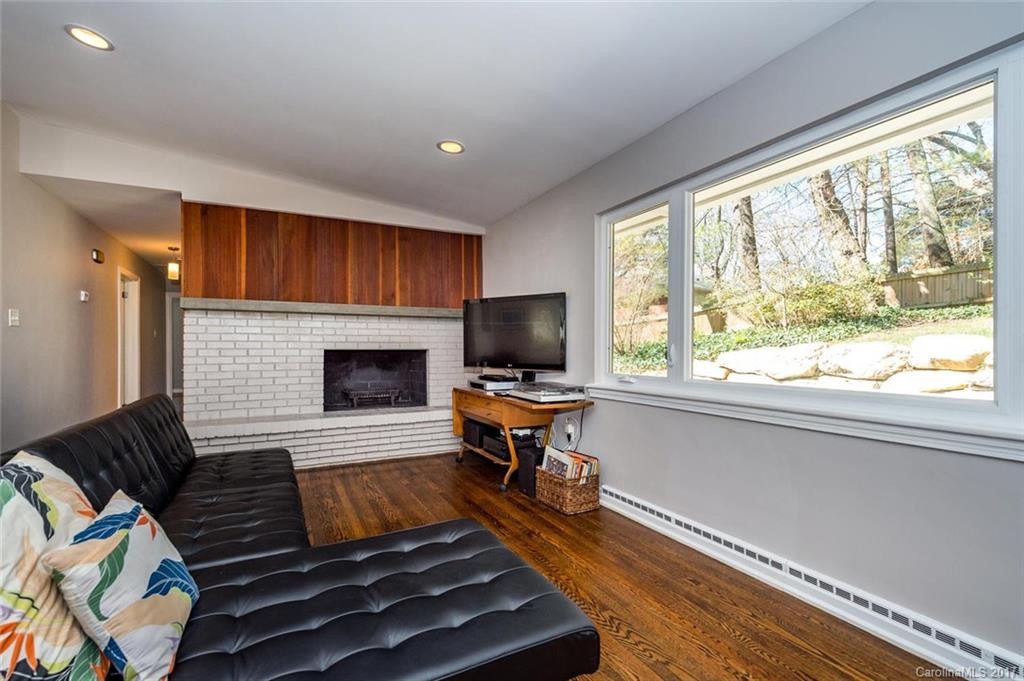 10 Woodcrest Road - Photo 4