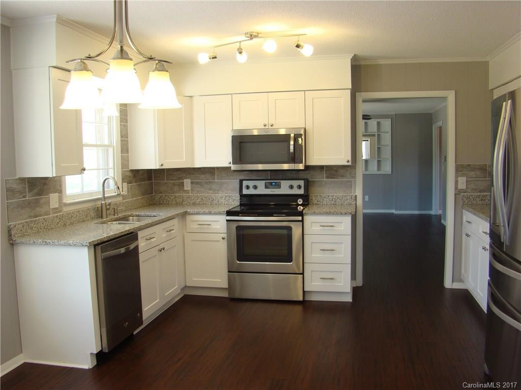 6400 Highway 221 None - Photo 4
