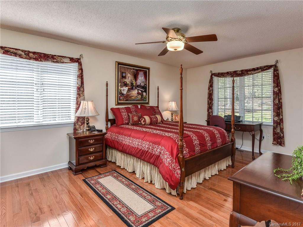 9 Shadow Brook Drive - Photo 14
