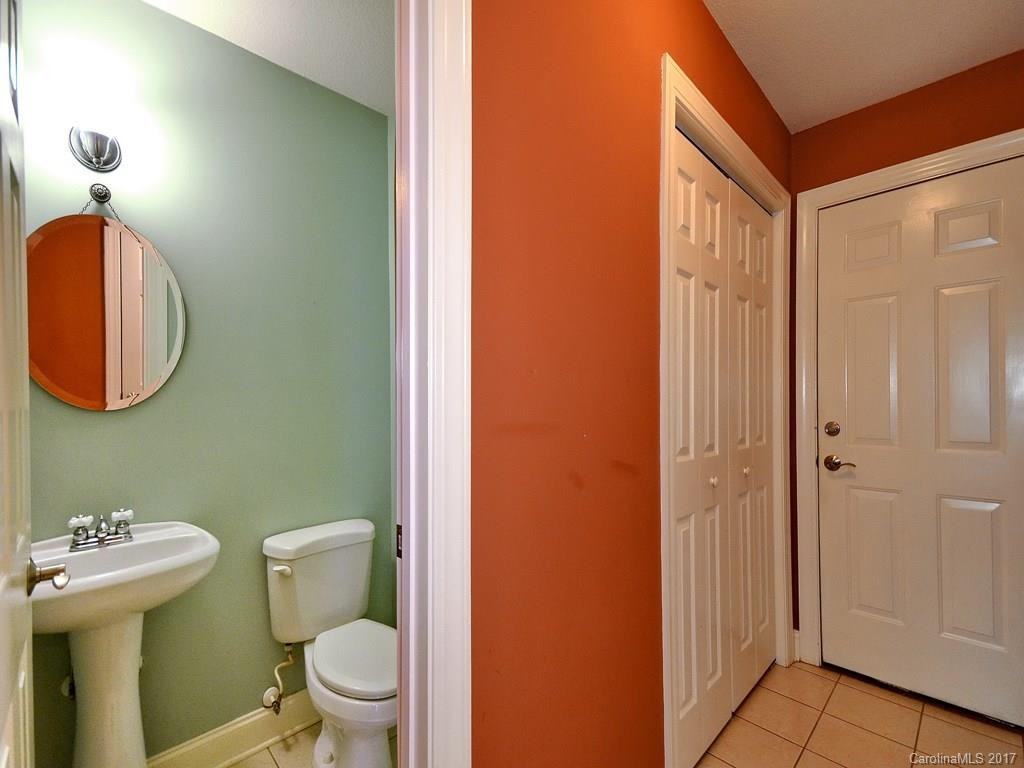 5556 Spring Road - Photo 11
