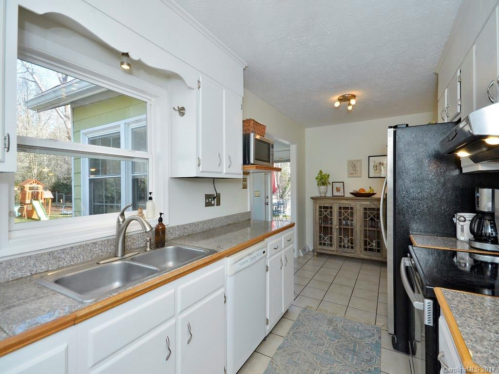 28 Woodhaven Drive - Photo 4