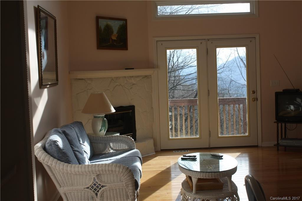 650 Creekside Drive - Photo 3