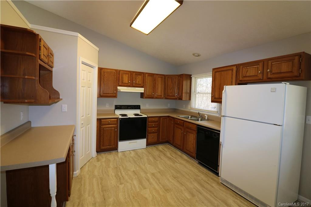 205 Pine Berry Circle - Photo 2