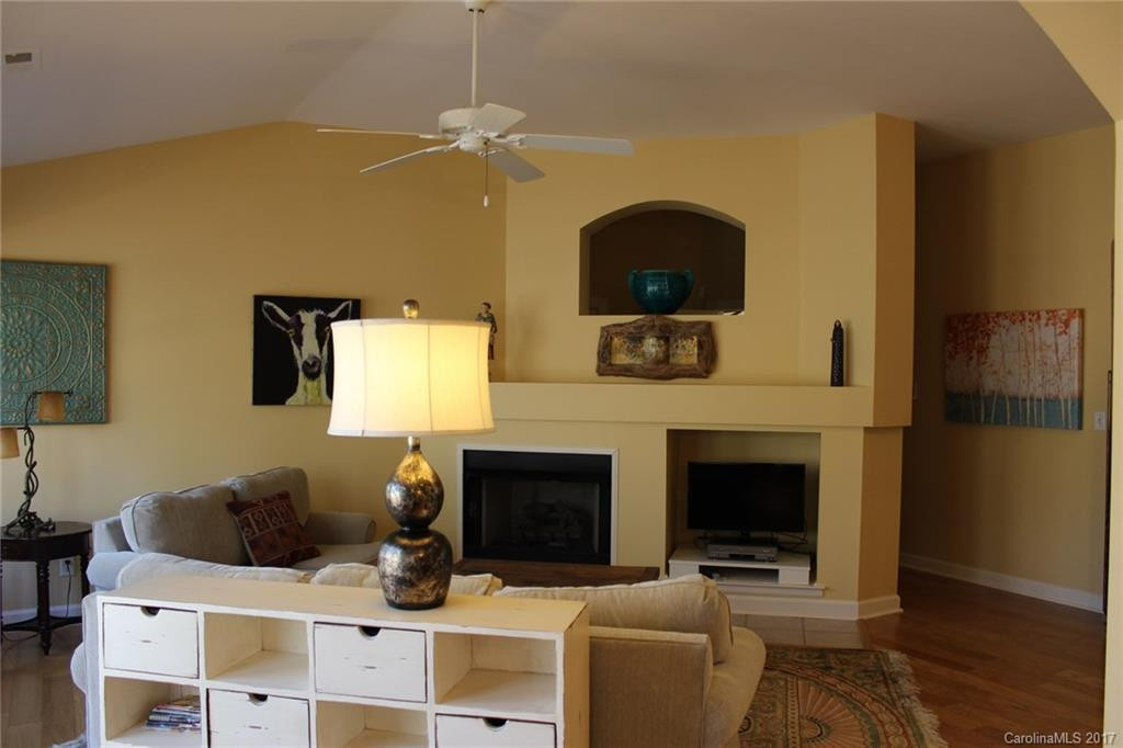 99 Ridgetop Circle #302 - Photo 3
