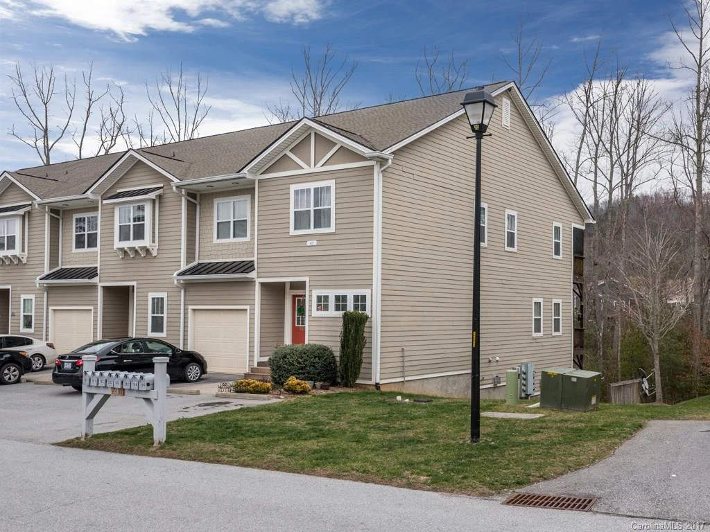 40 Foxden Drive #204