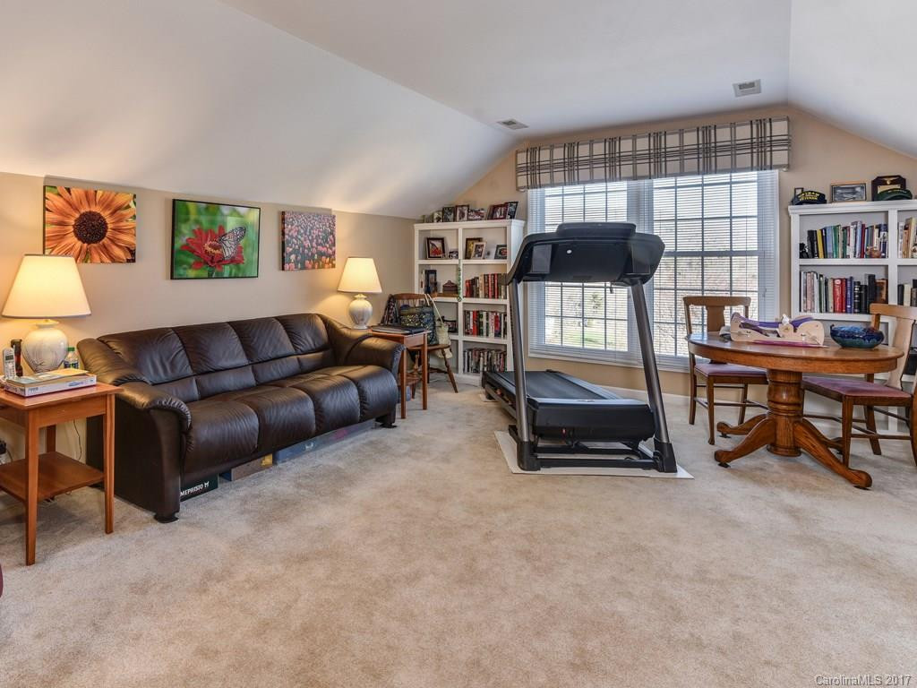9 Meadow Glen Drive - Photo 17