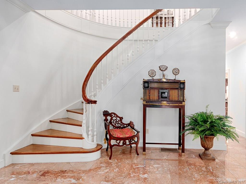 16 Holly Hill Road - Photo 2
