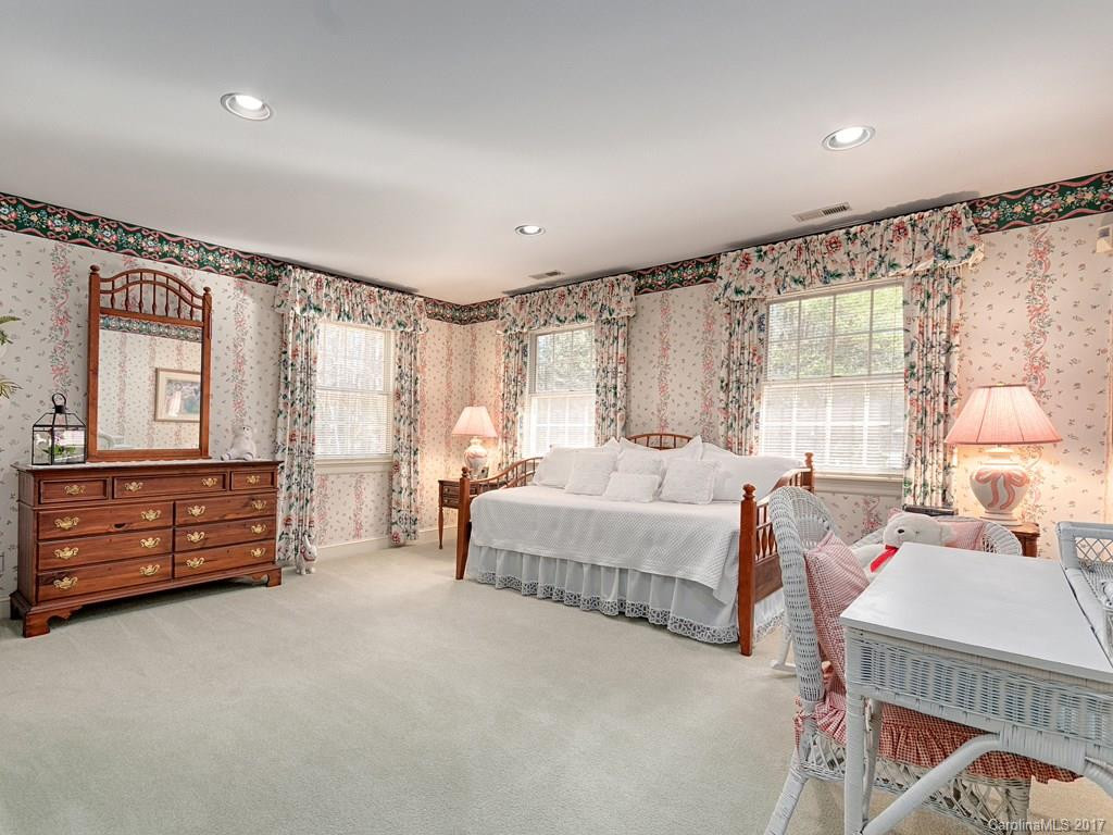 16 Holly Hill Road - Photo 13