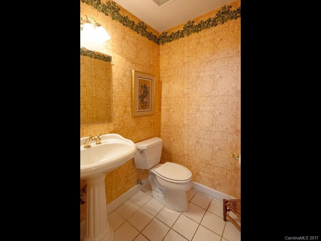53 Highland Street - Photo 12