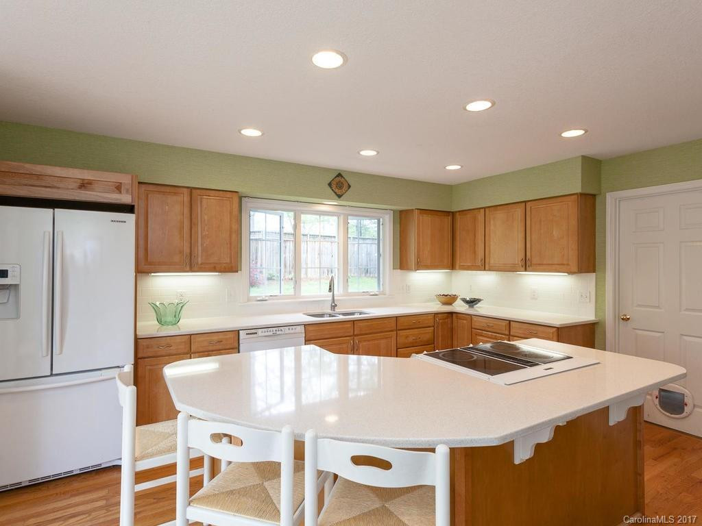 53 Highland Street - Photo 9