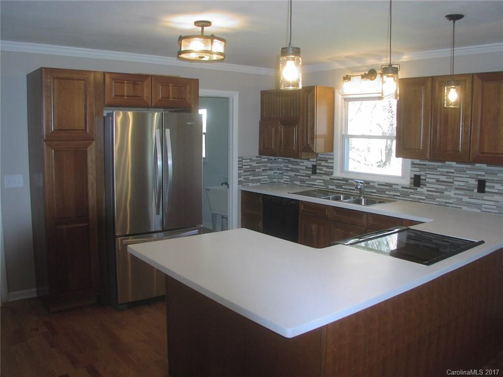 200 Blanton Drive - Photo 3