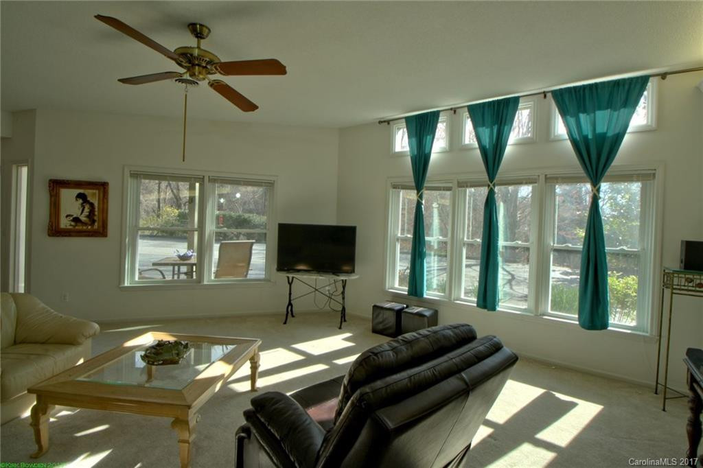 251 Carolina Drive #C09 - Photo 2