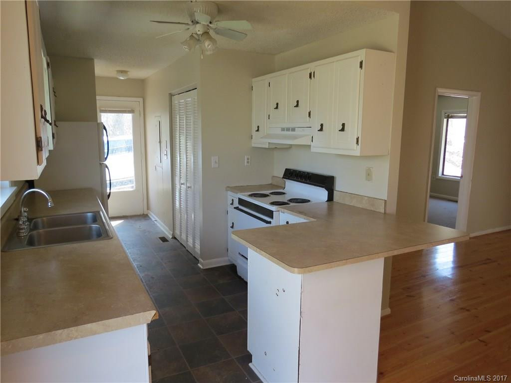 645 Three Mile Knob Road - Photo 6